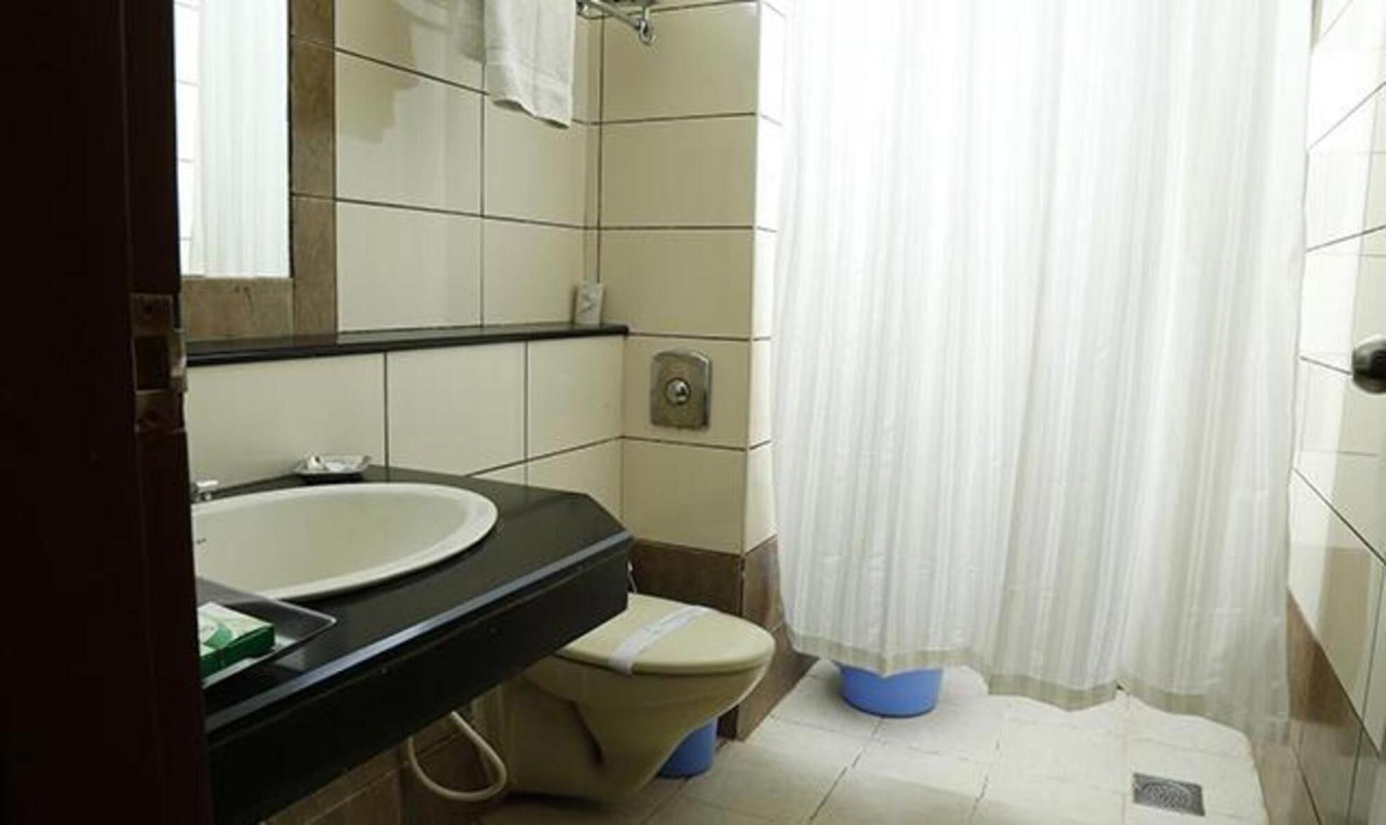 Fabhotel Prime Chennai Deluxe Exterior foto